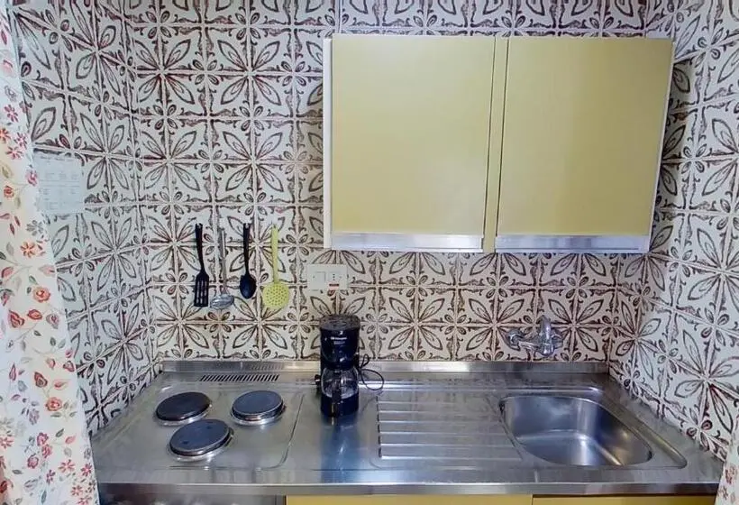 スタンダードスタジオ, Apartamentos Chinasol