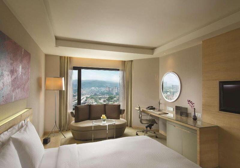 Номер Executive, Doubletree By Hilton Hotel Kuala Lumpur