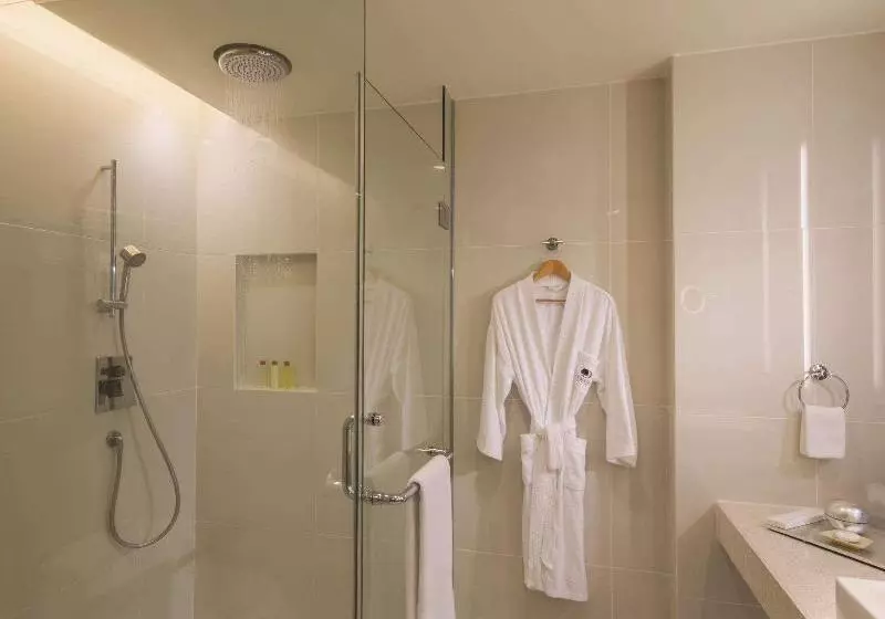 اتاق لوکس با تخت بزرگ, Doubletree By Hilton Hotel Kuala Lumpur
