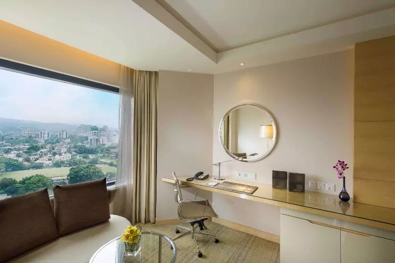 اتاق لوکس با تخت بزرگ, Doubletree By Hilton Hotel Kuala Lumpur