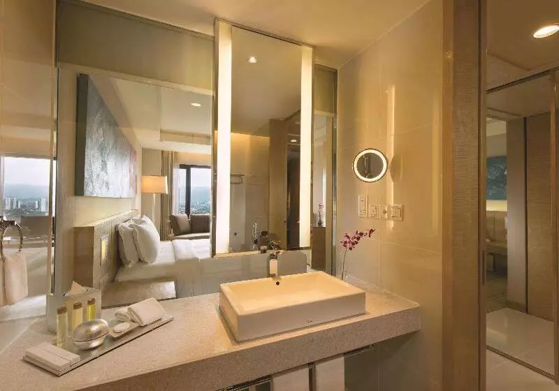 اتاق اجرایی با تخت بزرگ, Doubletree By Hilton Hotel Kuala Lumpur