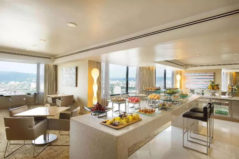اتاق اجرایی با تخت بزرگ, Doubletree By Hilton Hotel Kuala Lumpur