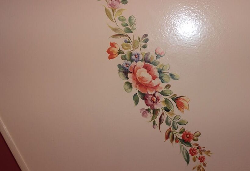 小型套房, Alessandra