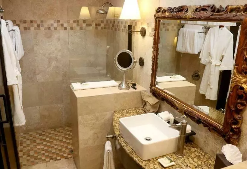 اتاق لوکس, Camino Real Antigua