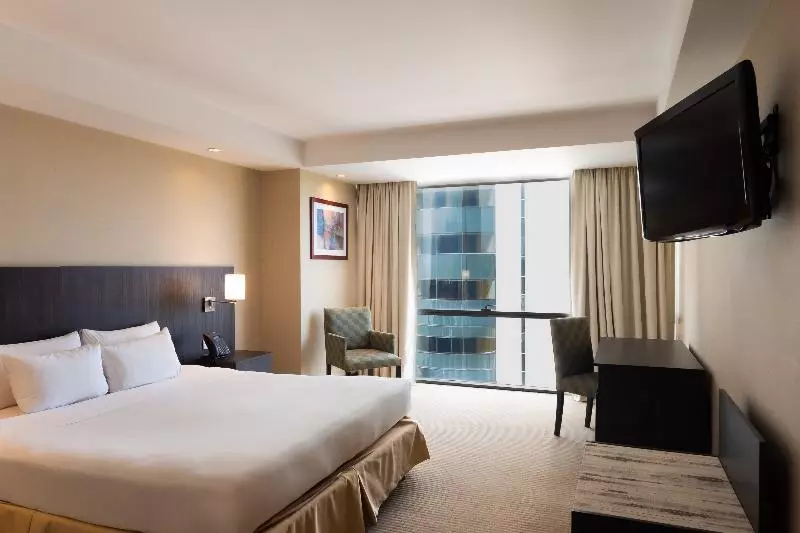キングサイズベッドのスタンダードルーム, Hilton Mendoza