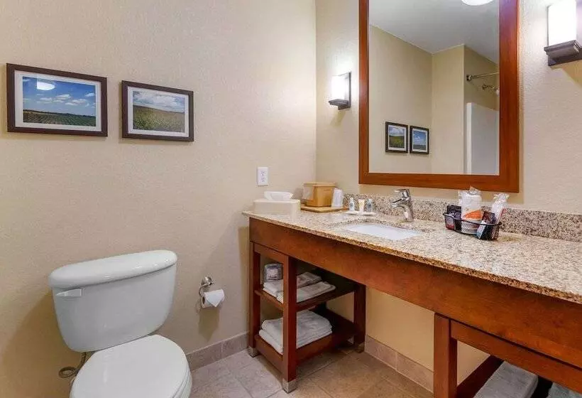 Sviitti, Comfort Suites Burlington