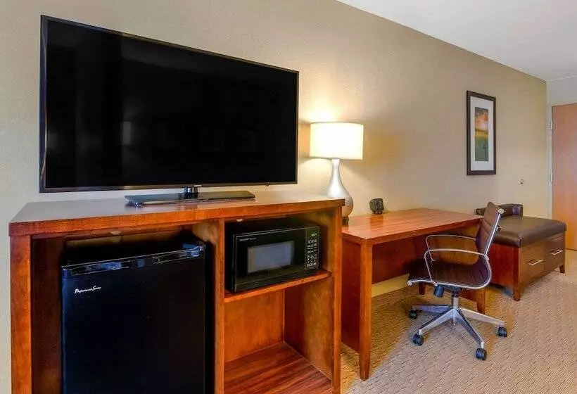 Sviitti, Comfort Suites Burlington