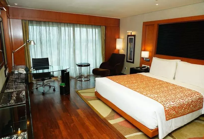 اتاق لوکس, Gokulam Grand Hotel & Spa Bangalore