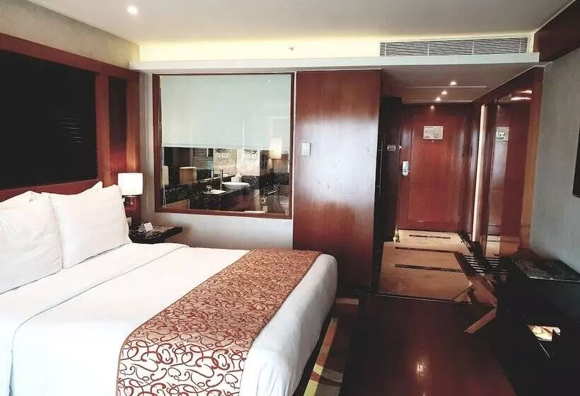 اتاق لوکس, Gokulam Grand Hotel & Spa Bangalore