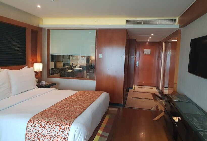 Номер Deluxe, Gokulam Grand Hotel & Spa Bangalore