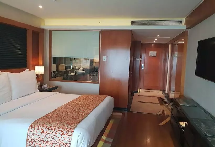 اتاق لوکس, Gokulam Grand Hotel & Spa Bangalore