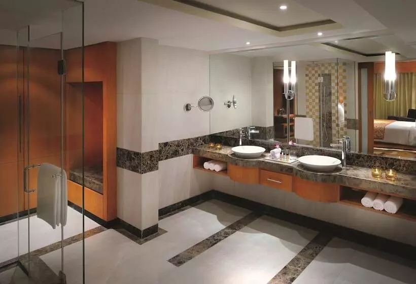 اتاق اجرایی, Gokulam Grand Hotel & Spa Bangalore