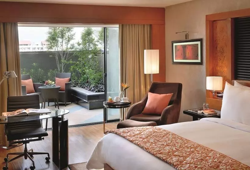 اتاق اجرایی, Gokulam Grand Hotel & Spa Bangalore