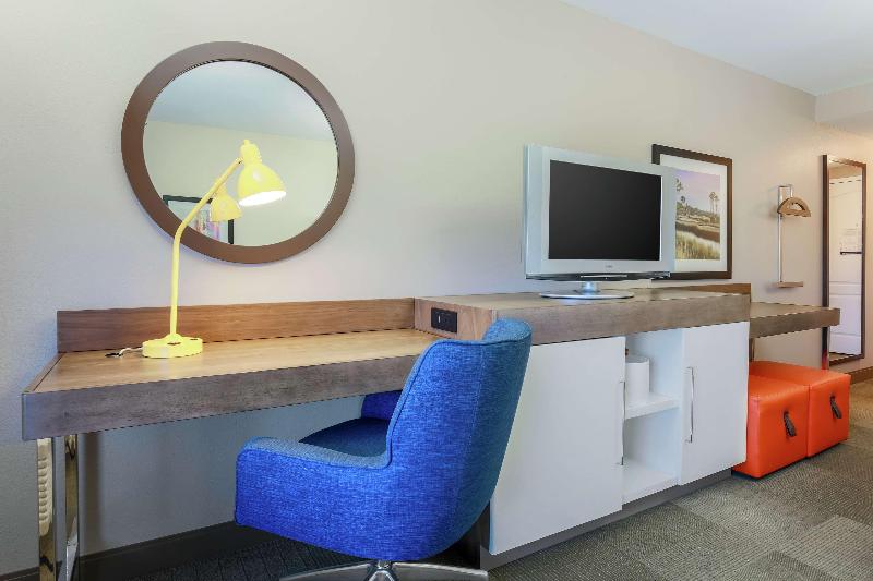 キングサイズベッドのスタンダードルーム, Hampton Inn & Suites Tallahassee I 10/thomasville Road, Fl