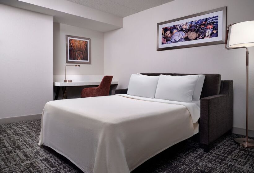 带大床的小型套房, Hilton Garden Inn Detroit Downtown