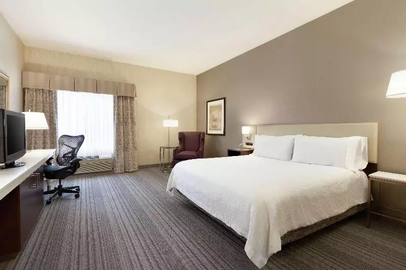 キングサイズベッドのスタンダードルーム, Hilton Garden Inn Gilroy