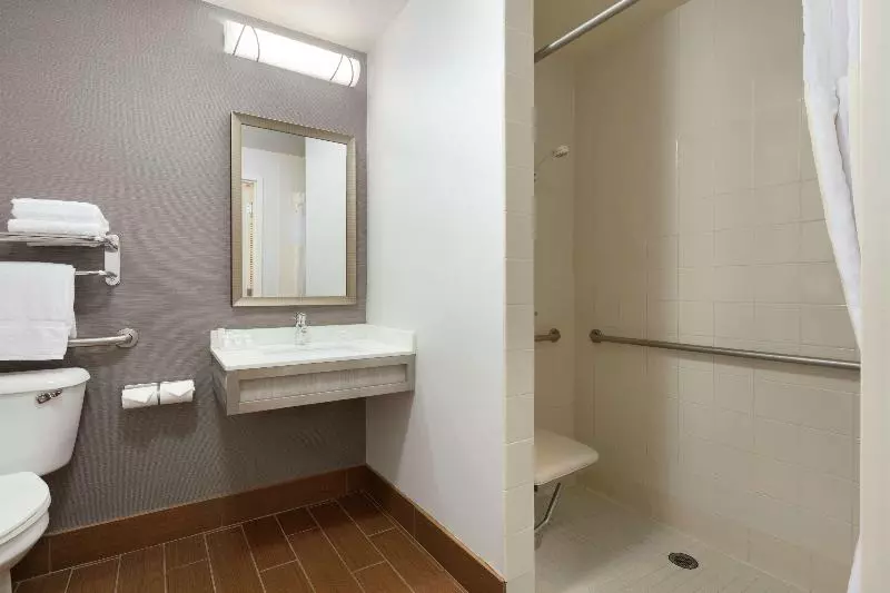 キングサイズベッドのスタンダードルーム, Hilton Garden Inn Gilroy