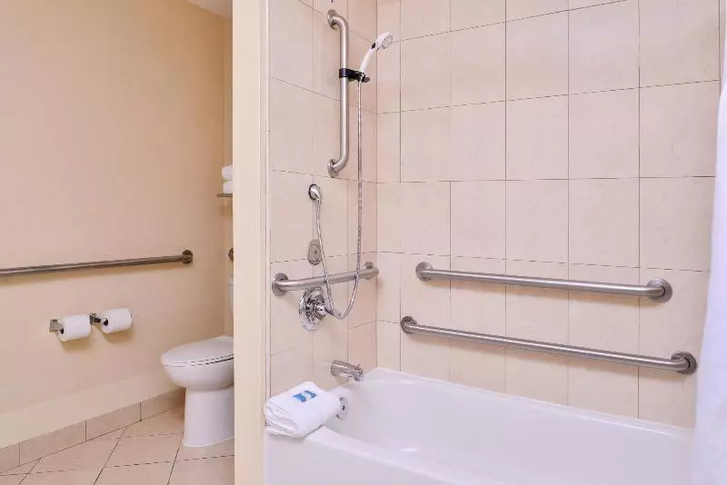 身障者適用スタンダードルーム, Holiday Inn Express Tampa North Telecom Park, An Ihg