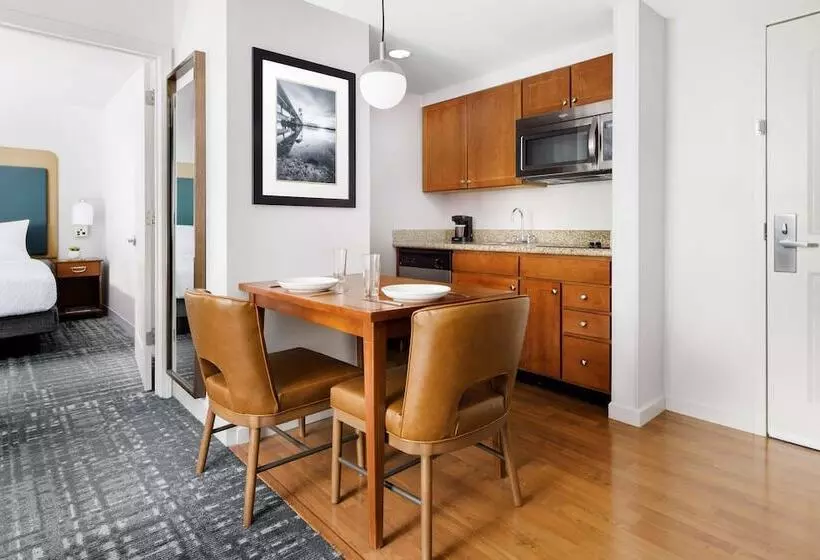 スイート, Homewood Suites By Hilton Portsmouth