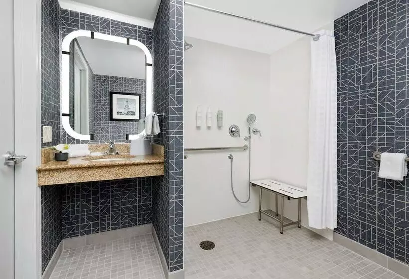 身障者適用スイートルーム, Homewood Suites By Hilton Portsmouth