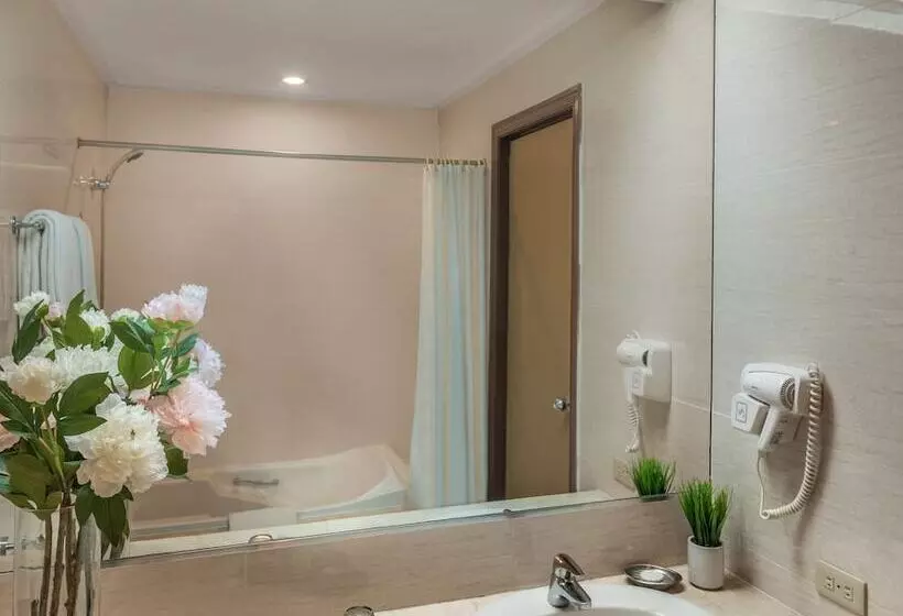 Deluxe Kolmen Hengen Huone, Kimberly Manila