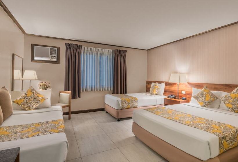 חדר דלוקס לשלושה, Kimberly Manila