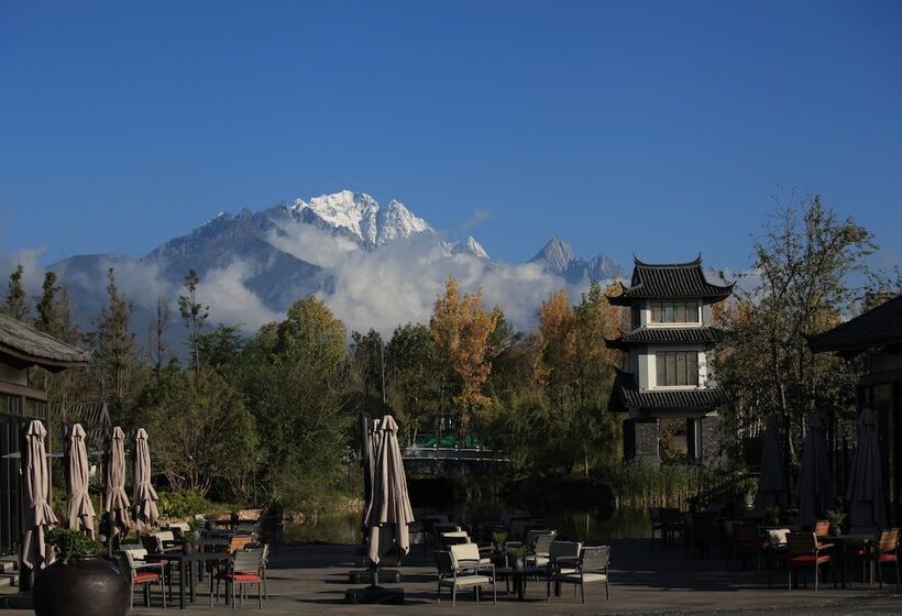 Quarto deluxe, Pullman Lijiang Resort & Spa