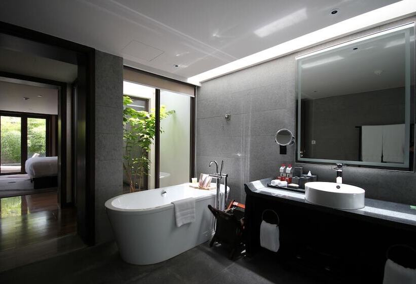 Вилла Deluxe 1 Спальня, Pullman Lijiang Resort & Spa