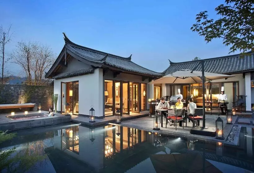 デラックスビラの１ベッドルーム, Pullman Lijiang Resort & Spa