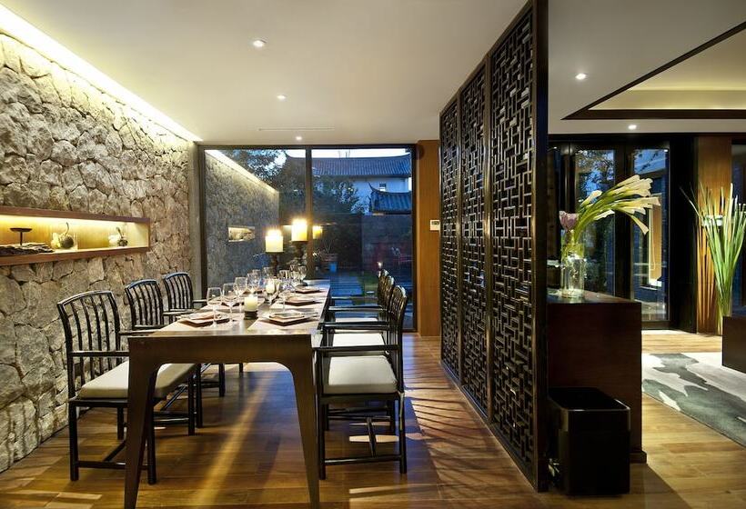 Вилла Deluxe 3 Спальни, Pullman Lijiang Resort & Spa