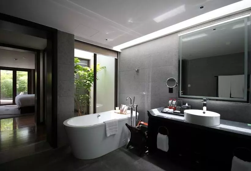 ３ベッドルームのデラックスビラ, Pullman Lijiang Resort & Spa