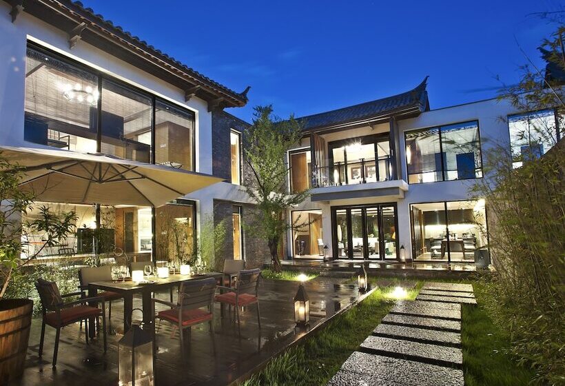Вилла Deluxe 3 Спальни, Pullman Lijiang Resort & Spa