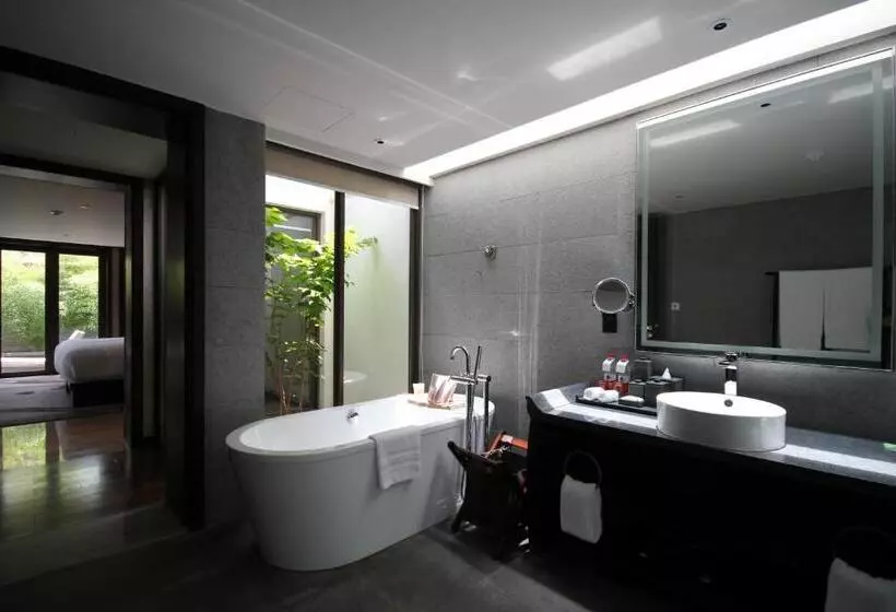 ２ベッドルームのデラックスビラ, Pullman Lijiang Resort & Spa