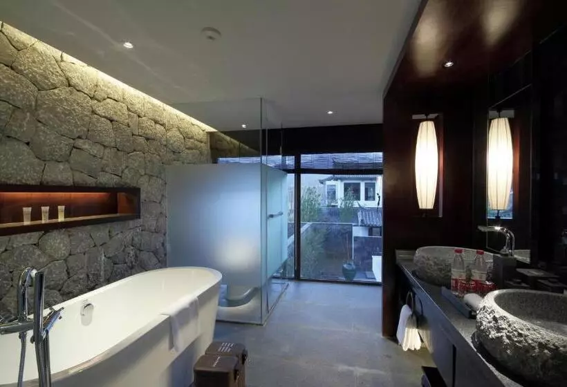 ３ベッドルームのデラックスビラ, Pullman Lijiang Resort & Spa