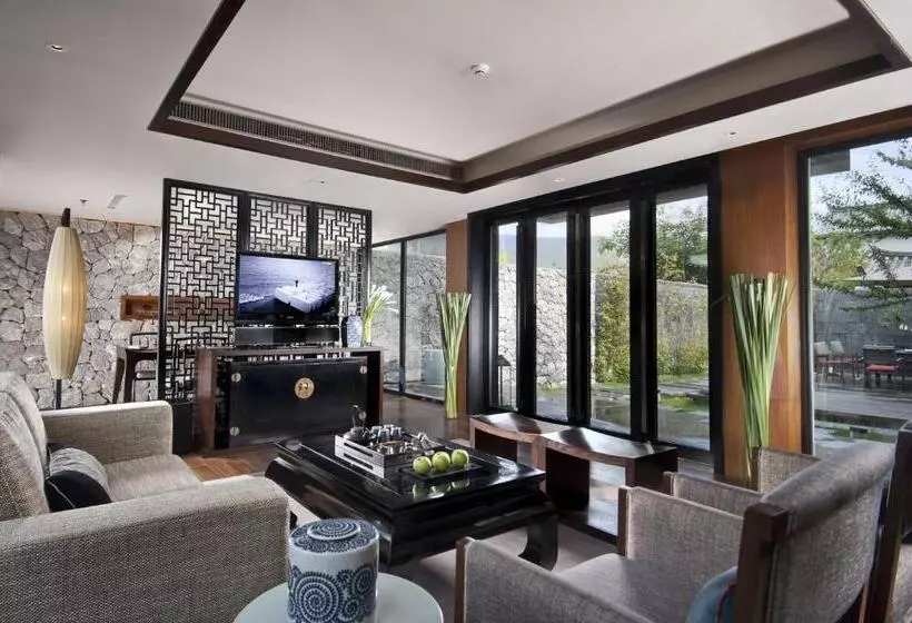 ３ベッドルームのデラックスビラ, Pullman Lijiang Resort & Spa