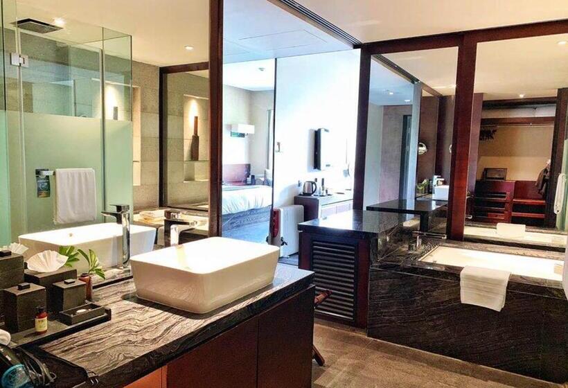 Quarto superior, Pullman Lijiang Resort & Spa