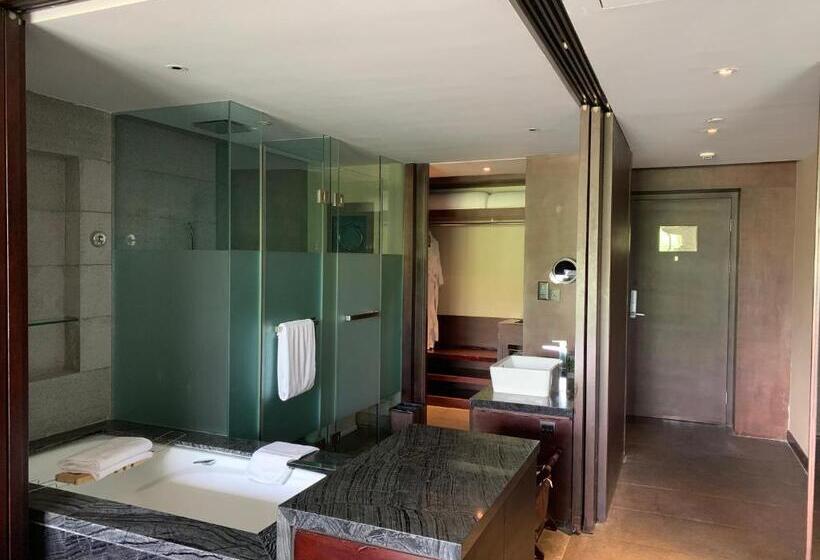 Quarto superior, Pullman Lijiang Resort & Spa