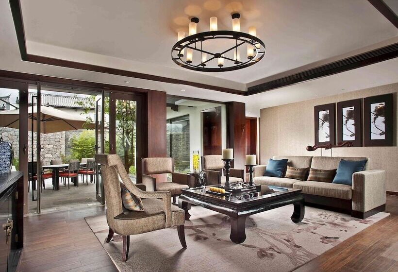 Vivenda Deluxe 2 Quartos, Pullman Lijiang Resort & Spa