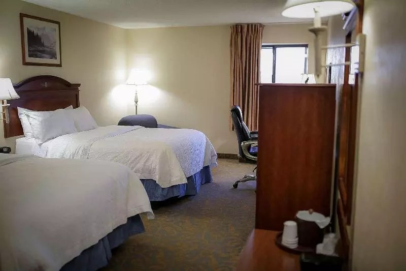 クイーンサイズベッドのスタンダードルーム, Surestay Plus Hotel By Best Western Cheyenne