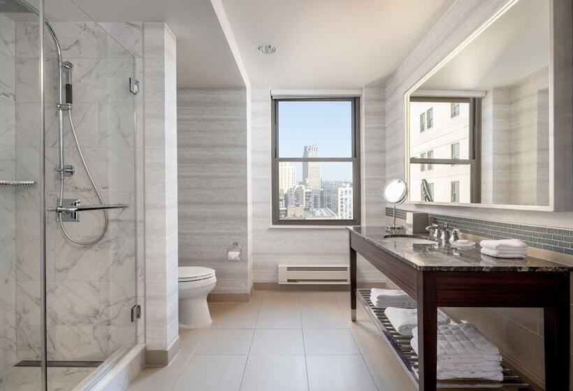 חדר פרמיום עם נוף לעיר, The Westin Book Cadillac Detroit