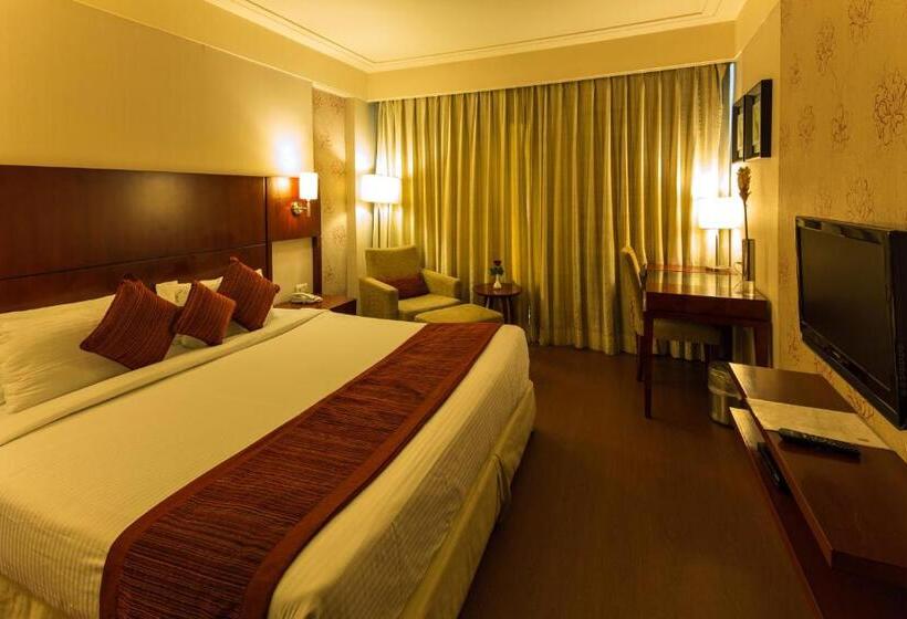 غرفة ملكية, Vesta International