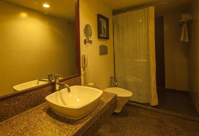 غرفة تنفيذية, Vesta International