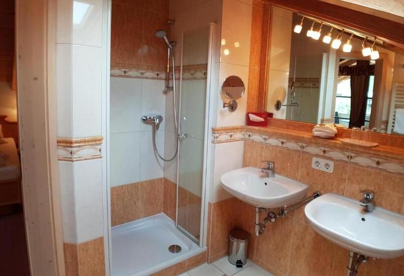 חדר סופריור עם מרפסת, Wellness & Landhotel Prinz  Wellness & Romantik