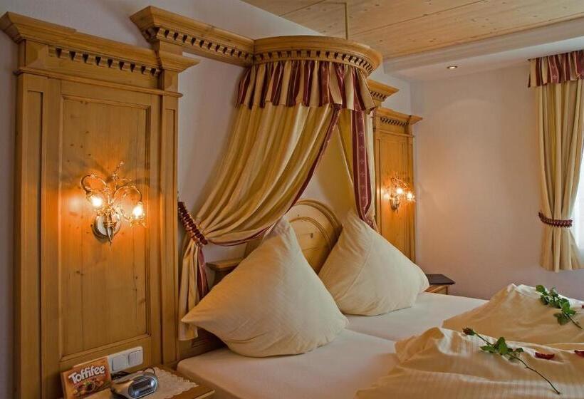 סוויטת ג'וניור עם בריכה, Wellness & Landhotel Prinz  Wellness & Romantik