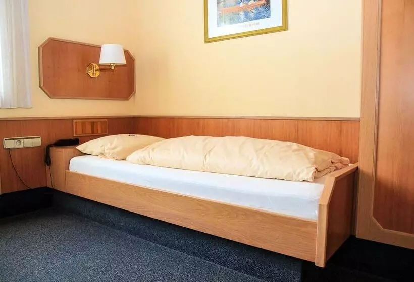 スタンダードシングルルーム, Am Rosenbad