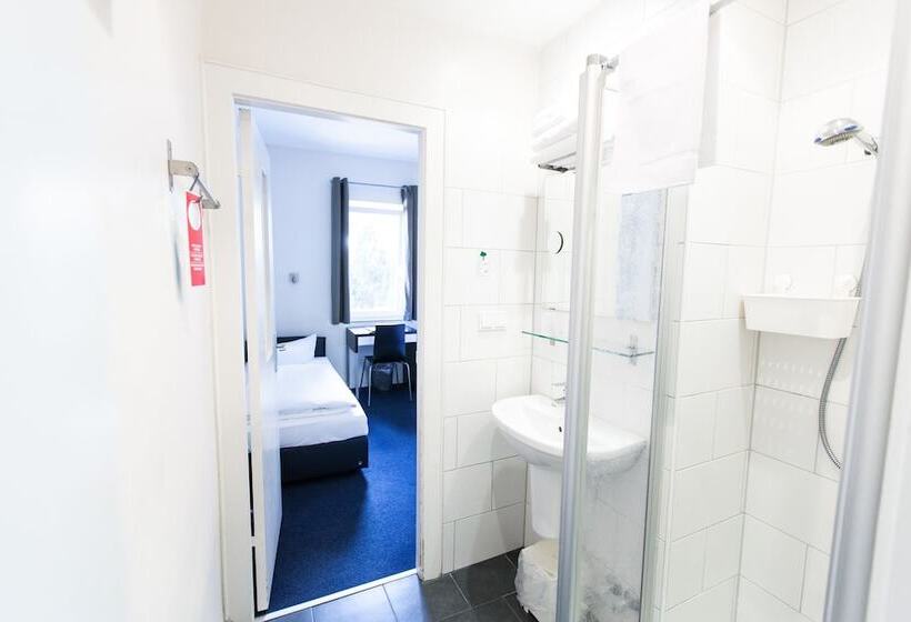 带共用浴室的标准房间, Arcade Hotel & Hostel Hamburg