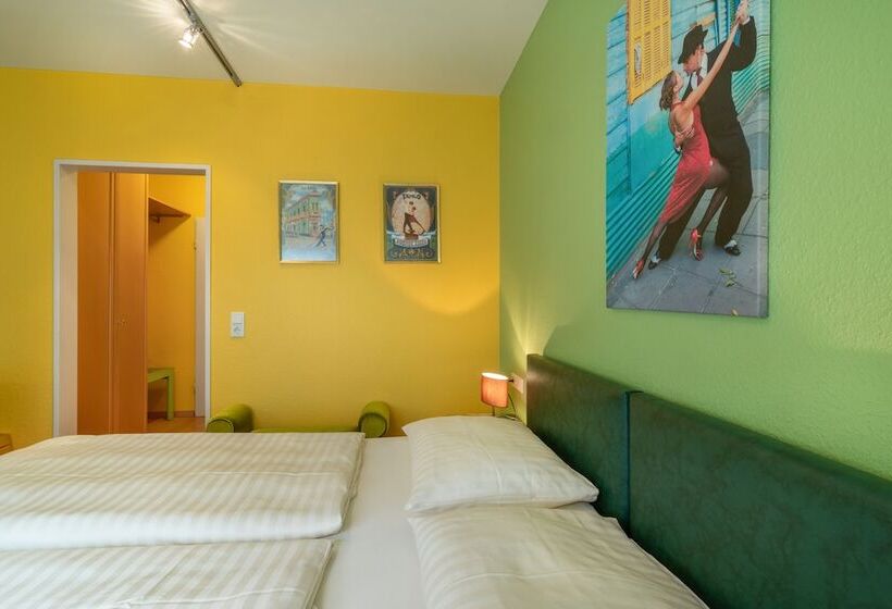 Quarto Estandar, Arosa Dusseldorf Oberkassel