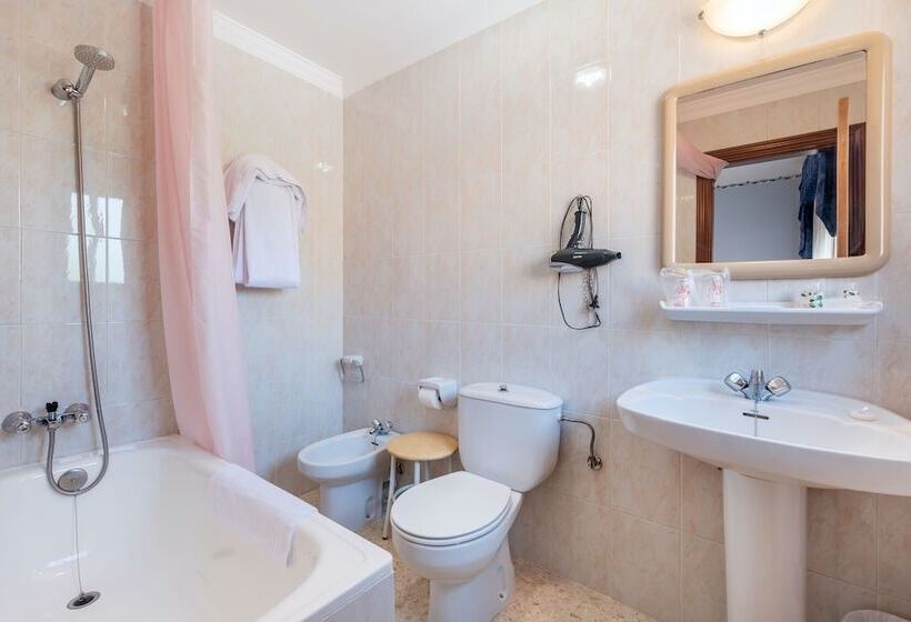 غرفة قياسية ثلاثية, Canadá