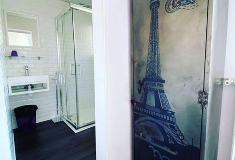 חדר סטנדרט, Chanteclair