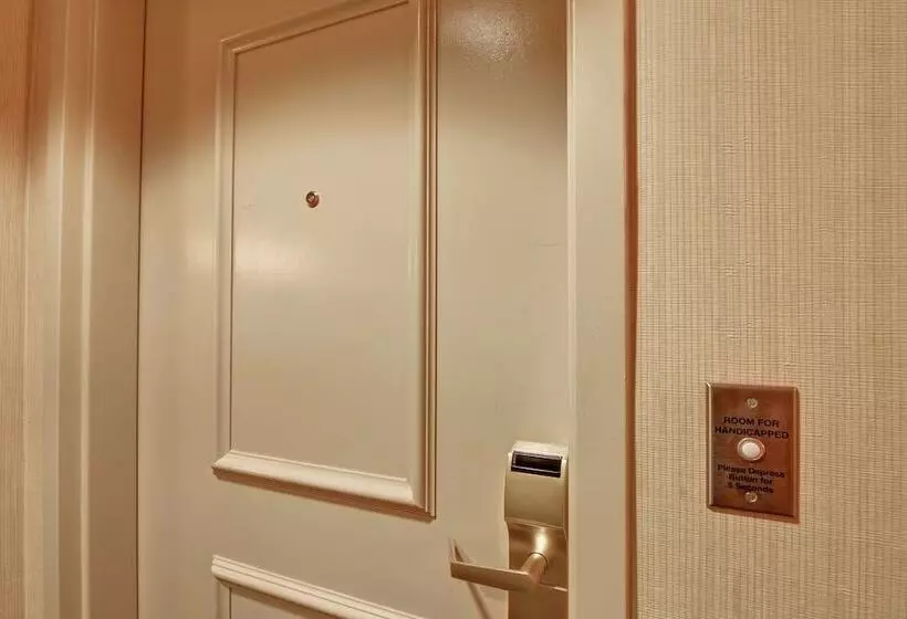 身障者適用スイートルーム, Embassy Suites By Hilton Savannah Airport